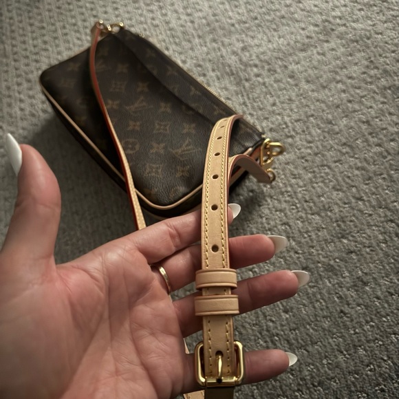 Louis Vuitton Brown Monogram Shoulder Bag - Picture 9 of 9